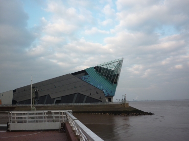 The Deep and the entrance to the River Hull